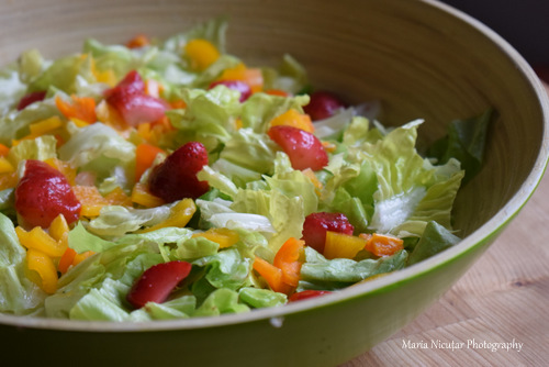 salata verde cu capsuni