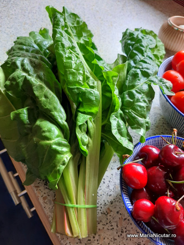 Intreaba nutritionistul: Am voie sa beau apa in timpul mesei?